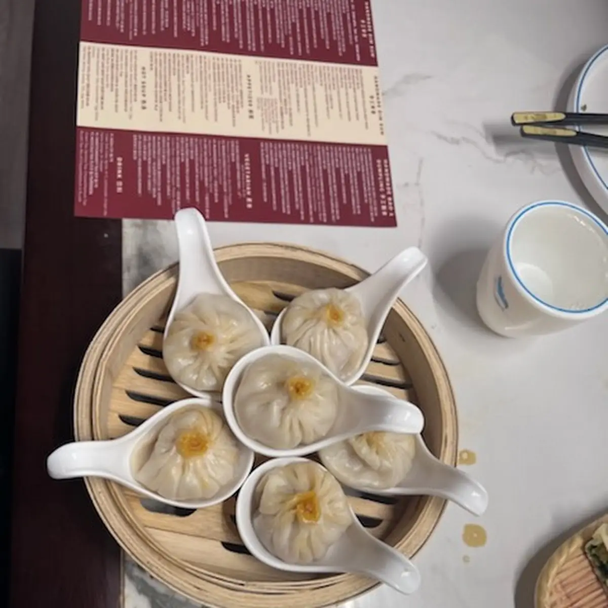 crab & pork soup dumpling 6 蟹粉小笼包 6